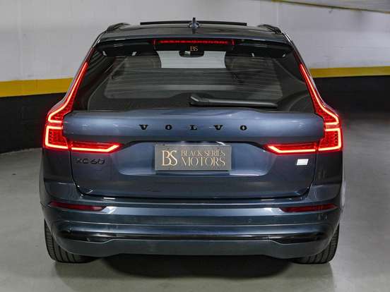 VOLVO-XC60-2023