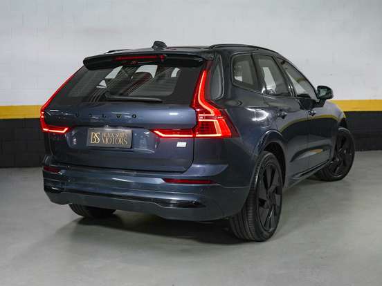 VOLVO-XC60-2023