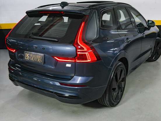VOLVO-XC60-2023