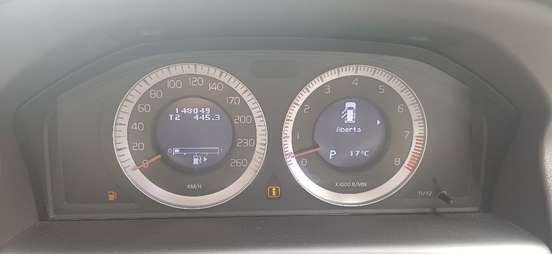 VOLVO-XC60-2010