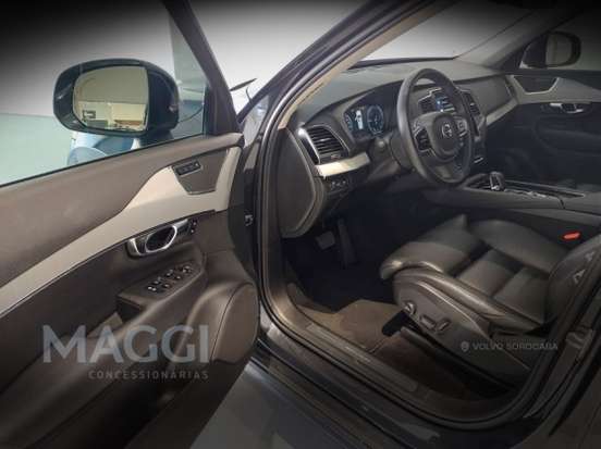 VOLVO-XC90-2021