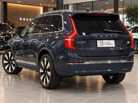 VOLVO-XC90-2023