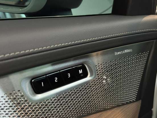 VOLVO-XC90-2024