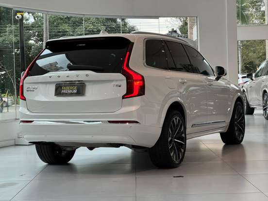 VOLVO-XC90-2024