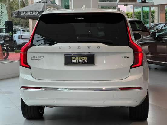 VOLVO-XC90-2024