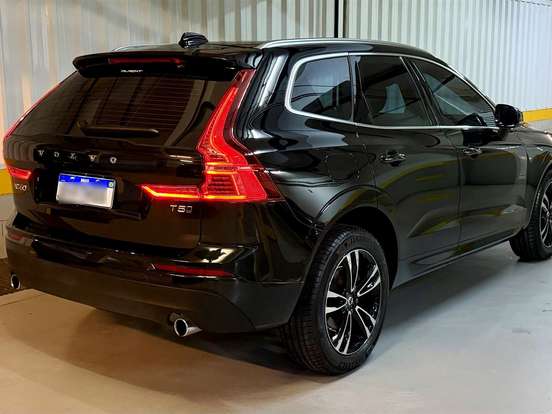 VOLVO-XC60-2.0 T5 GASOLINA MOMENTUM AWD GEARTRONIC VOLVO-XC60-2018