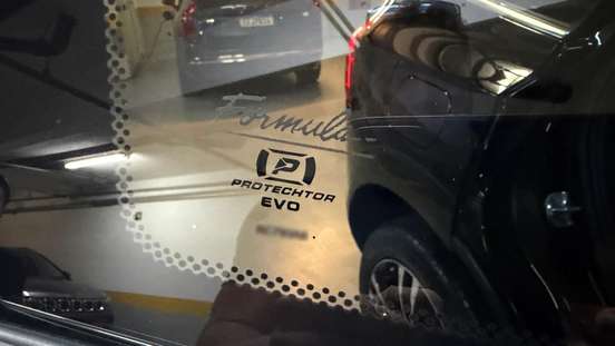 VOLVO-XC60-2018