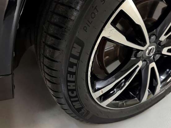 VOLVO-XC60-2.0 T5 GASOLINA MOMENTUM AWD GEARTRONIC VOLVO-XC60-2018