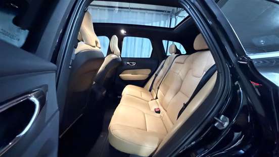 VOLVO-XC60-2018