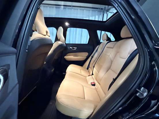 VOLVO-XC60-2.0 T5 GASOLINA MOMENTUM AWD GEARTRONIC VOLVO-XC60-2018