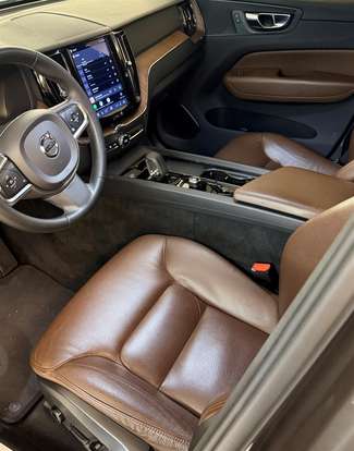 VOLVO-XC60-2021