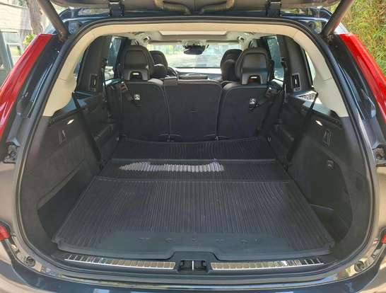 VOLVO-XC90-2020