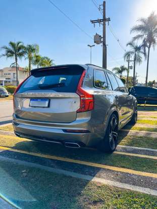 VOLVO-XC90-2019