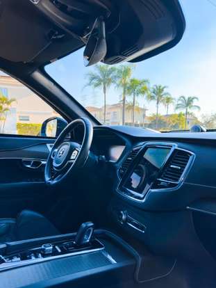 VOLVO-XC90-2019
