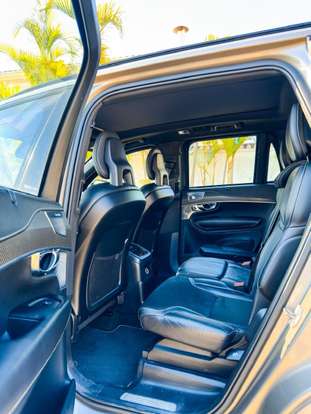 VOLVO-XC90-2019