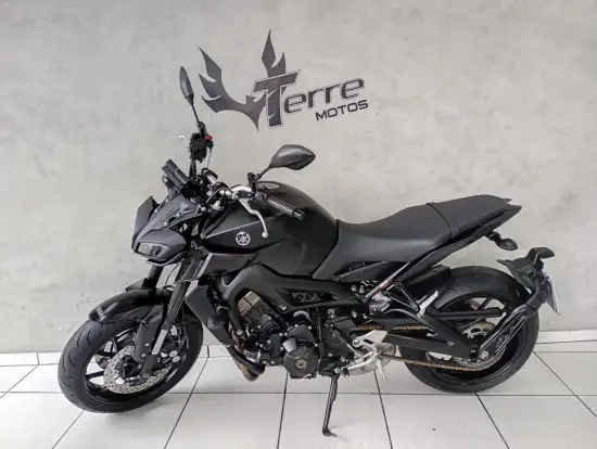 YAMAHA-MT-09-2023
