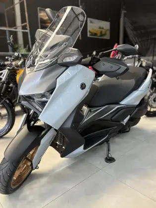 YAMAHA XMAX 300 CONNECTED ABS 