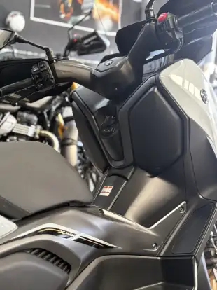 YAMAHA-XMAX 300 CONNECTED ABS-2026