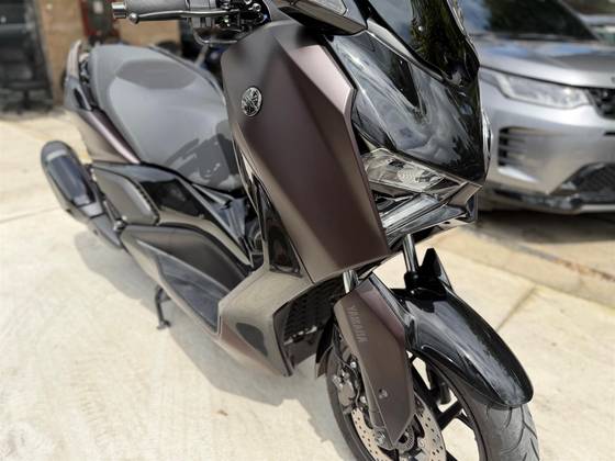YAMAHA XMAX 300 CONNECTED ABS 