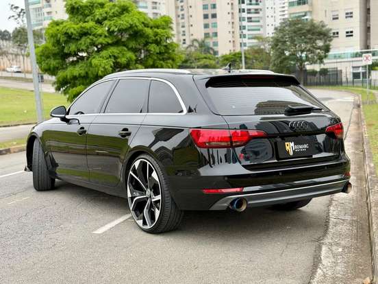 AUDI-A4-2017