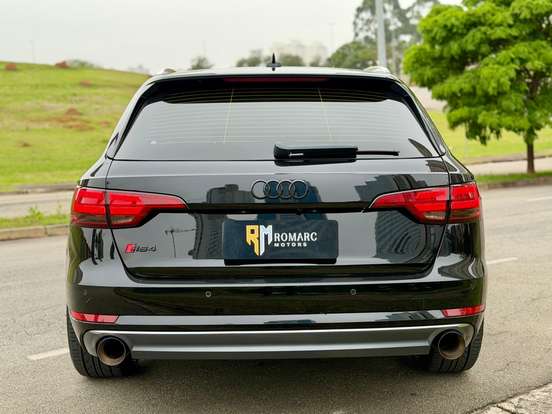 AUDI-A4-2017