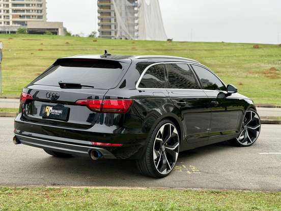 AUDI-A4-2017