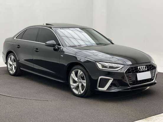 AUDI-A4-2020