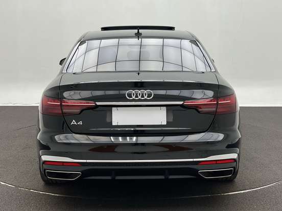 AUDI-A4-2020