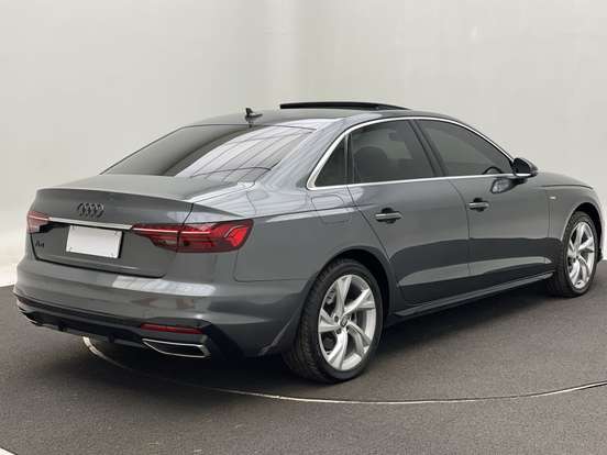 AUDI-A4-2020