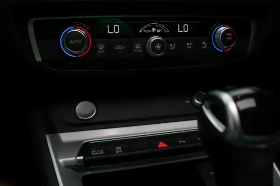 AUDI-Q3-2020