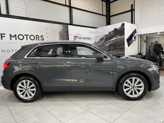 AUDI-Q3-2021