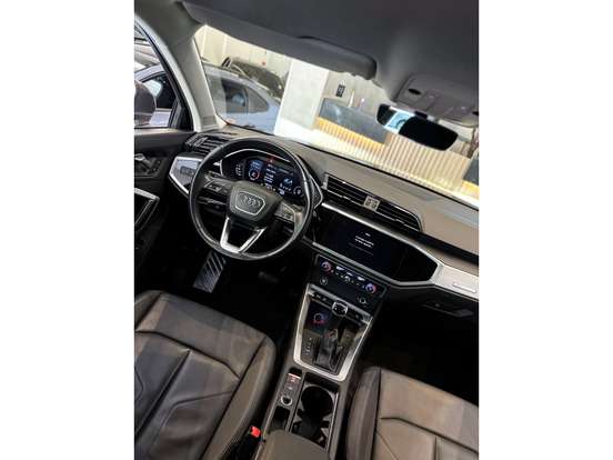 AUDI-Q3-2021