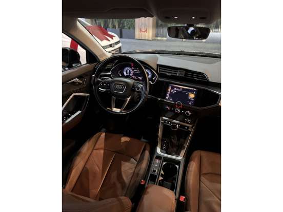 AUDI-Q3-2021