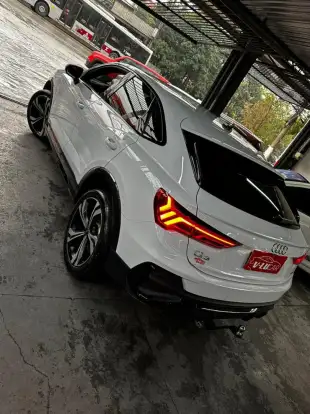 AUDI-Q3-2023