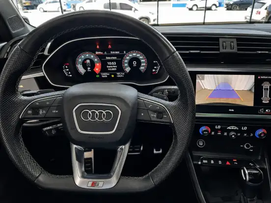 AUDI-Q3-2.0 40 TFSI GASOLINA PERFORMANCE BLACK PLUS QUATTRO TIPTRONIC AUDI-Q3-2024