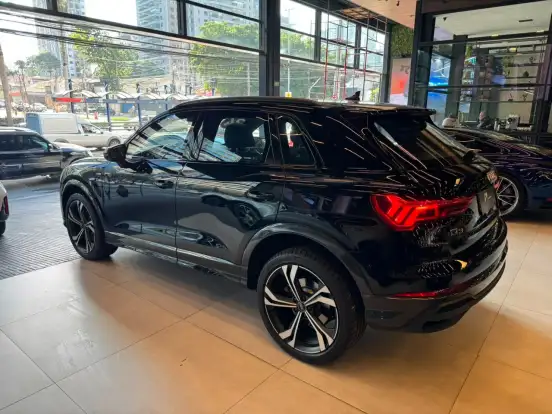AUDI-Q3-2.0 40 TFSI GASOLINA PERFORMANCE BLACK PLUS QUATTRO TIPTRONIC AUDI-Q3-2023