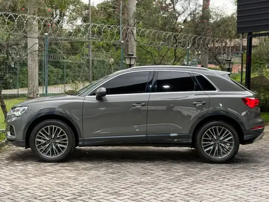 AUDI-Q3-2024