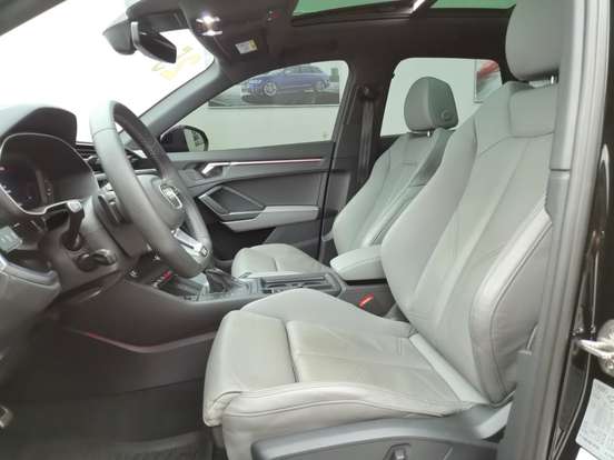 AUDI-Q3-2024