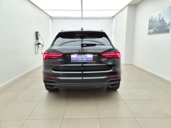 AUDI-Q3-2024