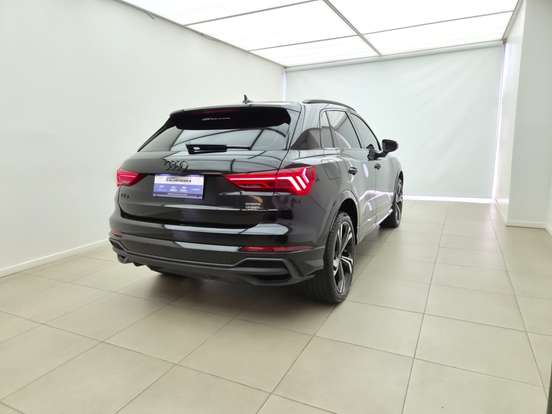 AUDI-Q3-2024