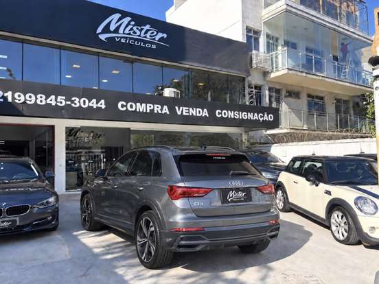 AUDI-Q3-2024