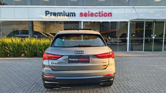 AUDI-Q3-2023