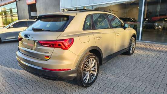 AUDI-Q3-2023