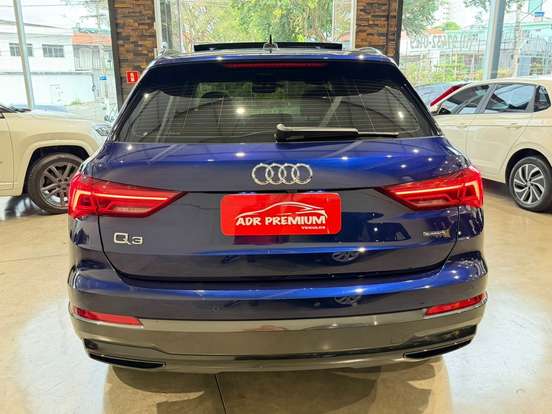 AUDI-Q3-2022