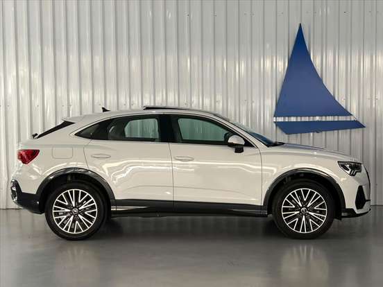 AUDI-Q3-2024