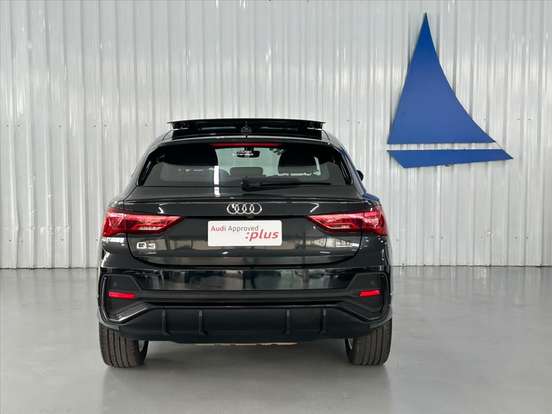 AUDI-Q3-2022