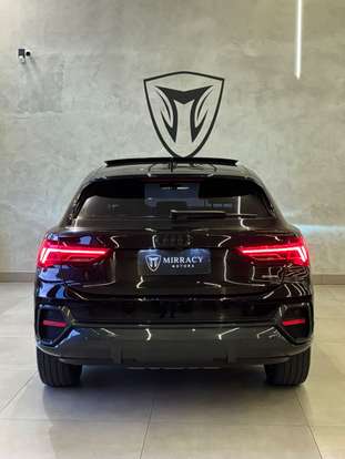 AUDI-Q3-2023