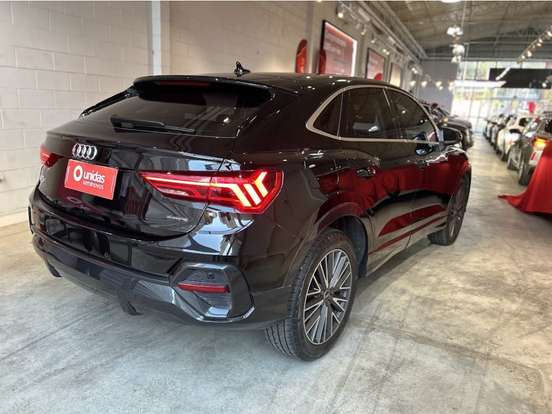 AUDI-Q3-2023