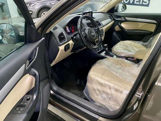 AUDI-Q3-2015
