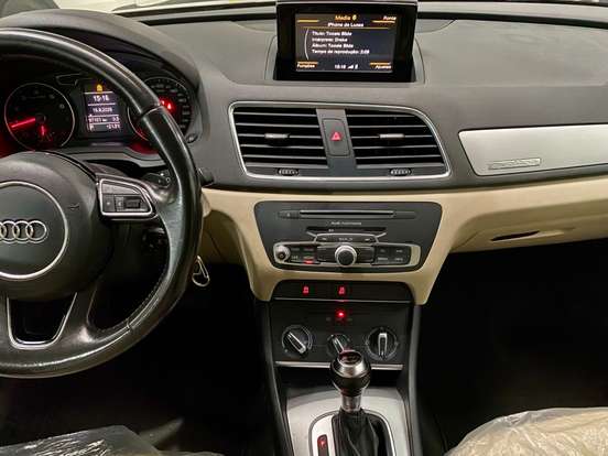 AUDI-Q3-2015